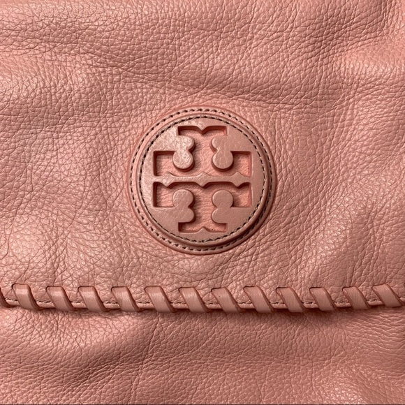 Rare Tory Burch Marion Light Pink Saddle Bag Big Crossbody Bag Gold Chain - Picture 9 of 9